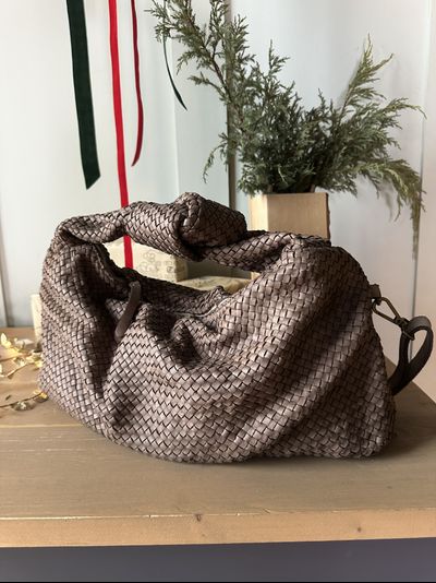 Женская большая плетеная сумка хобо из натуральной винтажной кожи Vera Pelle цвет тауп. Арт. 0268372