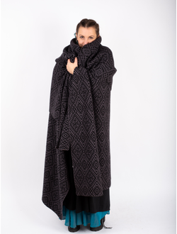 Плед шерстяной с обережным узором