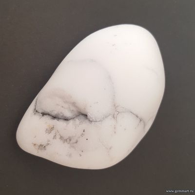 Кахолонг (разн. опала)— галтовка. Казахстан. 78*53*29 мм