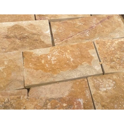 Мекегинский камень со сколом, светло-желтый