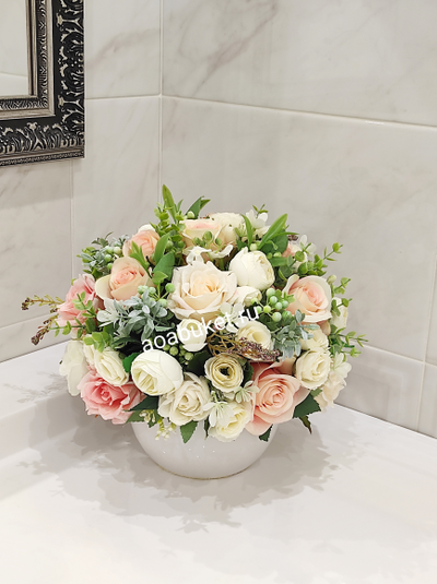 Композиция из искусственных цветов Ария № М002