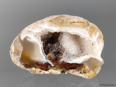 Агат, половинка. Бразилия. 40*45*36мм