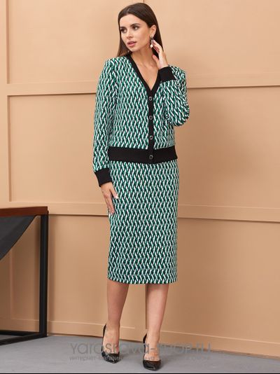 Модель : 903.Костюм юбочный трикотажный с абстрактным рисунком.
