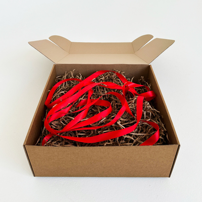 3 штуки - Подарочная коробка GILEV 37х37х14см с наполнителем и красной лентой