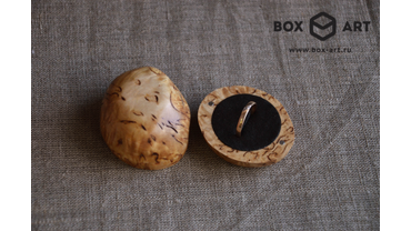 5073 Футляр для кольца или сережек
Массив карельской березы