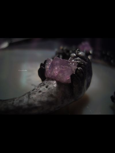 "Сияющий Тюлень Пака", волшебное колье с аметистами (северная коллекция украшений)