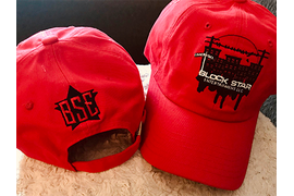 вышивка на красных бейсболках