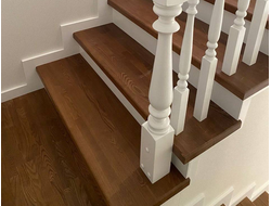 Деревянная лестница из ясеня