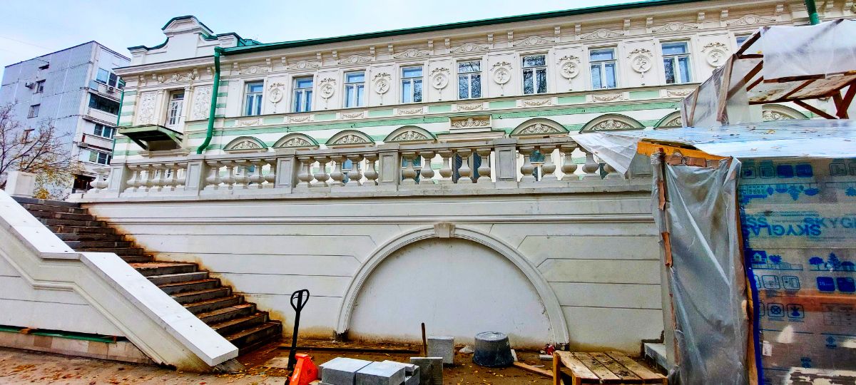 Фасадная балюстрада усадьбы