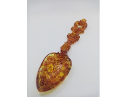 Ложка заливка самая большая.