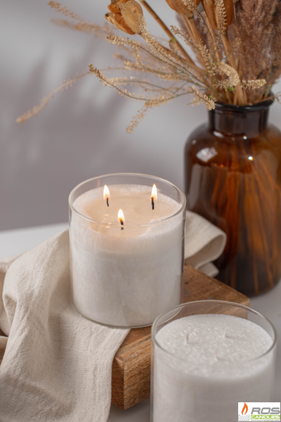 Новогодняя свеча заливная белая с крышкой 10*10см