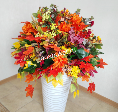 Композиция из искусственных цветов напольная - Осенний вальс № НП018