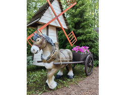 Лошадь с телегой - символ труда и упорства.   Лошадь - 83*85*32см полистоун; телега - 50*132*52см дерево, стоимость телеги без лошади - 12290р. Экономия при покупке комплекта - 2250р Россия 20697/012014