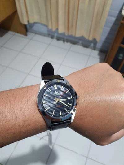 Часы Casio Edifice EFV-140L-1A