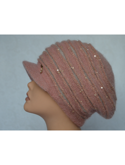 rozovaya-kepka-s-payetkami-vyazanaya-zimnyaya-vizio-italiya-6720