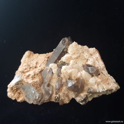 Дымчатый кварц на микроклине. 75*56*15мм