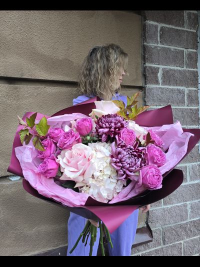 Букет с хризантемой бигуди