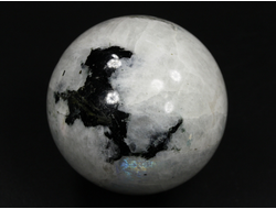 Шар Лунный камень, Турмалин чёрный (шерл), Индия (53 мм, 197 г) №35329