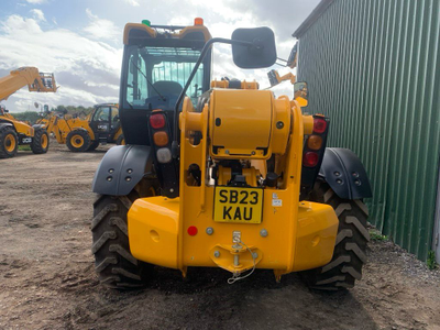Телескопический погрузчик JCB 540-140, 2023