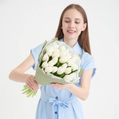 25 БЕЛОСНЕЖНЫХ ТЮЛЬПАНОВ