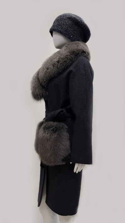 Пальто Арти Мода с меховым воротником и карманами из меха фото