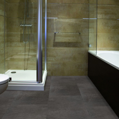 Виниловый пол Wineo 600 stone XL SoHoFactory RLC205W6 в интерьере ванной