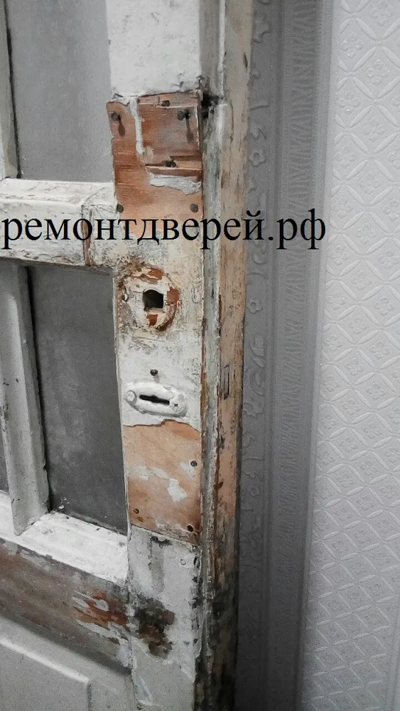 Фрагмент двери до реставрации