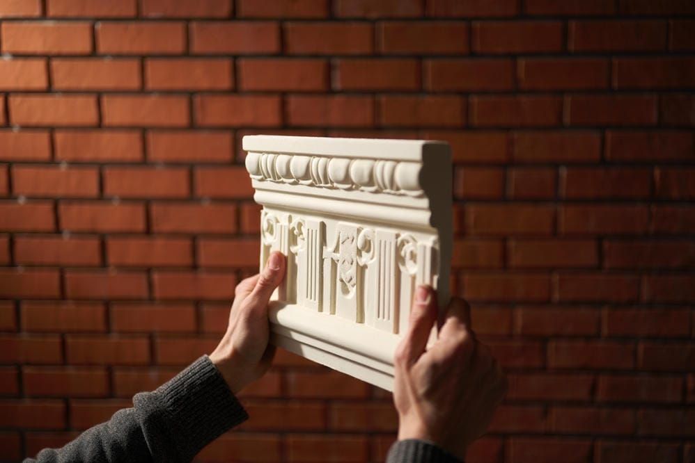 полиуретановый карниз для фасада