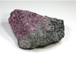 Эвдиалит в породе, Россия, Кольский п-ов, Хибины (90*80*40 мм, 355 г) №23798