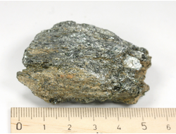 Актинолит, Россия, Северный Кавказ, КЧР, река Большой Блыб (57*45*25 мм, 69 г) №29624