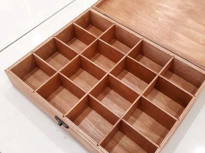 Коробка 20 ячеек, для коллекции камней и минералов