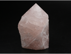 Розовый кварц, полировка частичная, верхушка в форме кристалла, Бразилия (82*55*45 мм, 289 г) №37981