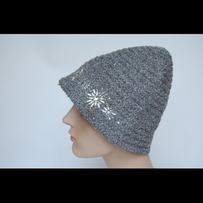 Серая шляпа клош Италия фото зима 2019