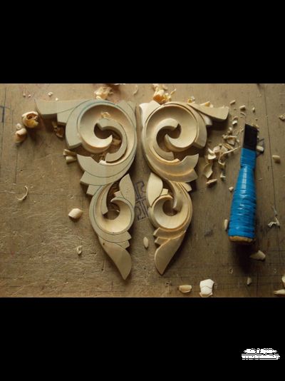 Выполнение резного декора,накладной элемент из липы,резные уголки,накладки из дерева,декор мебели