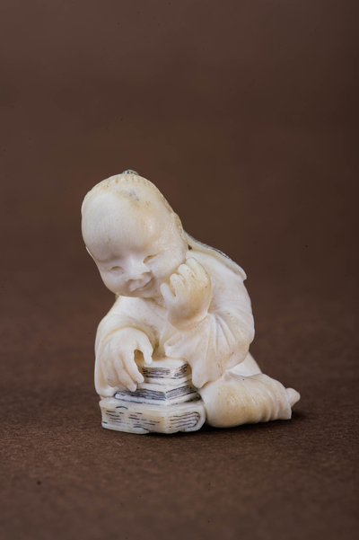 Нэцкэ "Юный монах"