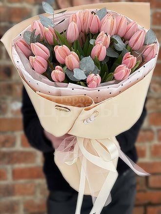 25 розовых тюльпанов