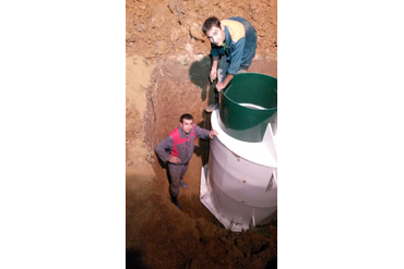 Обустройство скважины и монтаж кессона на загородном участке