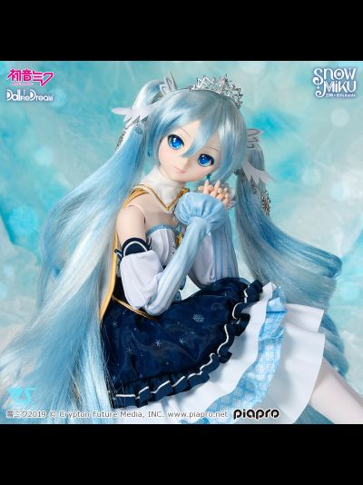 Одежда для куклы Мику Хацунэ (Cloth Dollfie Dream Hatsune Miku Glowing Snow Set)
