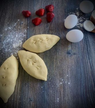 Пирожки с картошкой и сосиской
