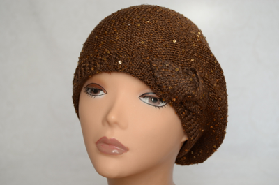 женский коричневый берет с пайетками фото