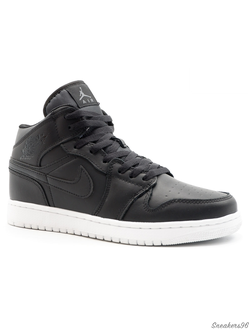 Nike Air Jordan 1 Retro Black/White (с мехом) Мужские (40-45)