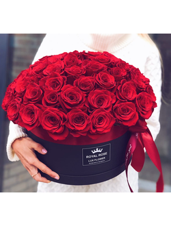 51 РОЗА ПРЕМИУМ В КРУГЛОЙ КОРОБКЕ