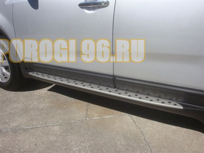 Пороги OEM на Kia Sorento (2009-2012)