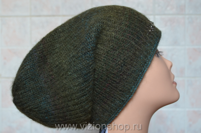 zelenaya-shapka-zhenskaya-zima-2018-chulok-kupit