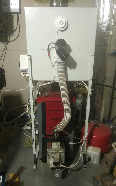 Факельные горелки Бегемот 15 и 25 кВт с бункером 110 литров(60 кг).