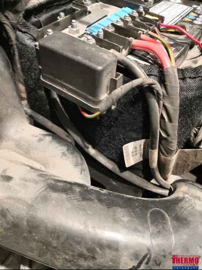 ТЕРМОКЕЙС ТК-Е3 + с доработанной крышкой под блок предохранителей EURO BOX, ПОДХОДИТ ДЛЯ АВТО С АКБ А/H: 60, 61, 62, 63, 65, 66, ГАБАРИТЫ, ММ: 242X175X190