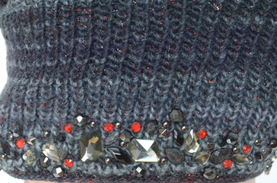 Женская шапка со стразами сваровски