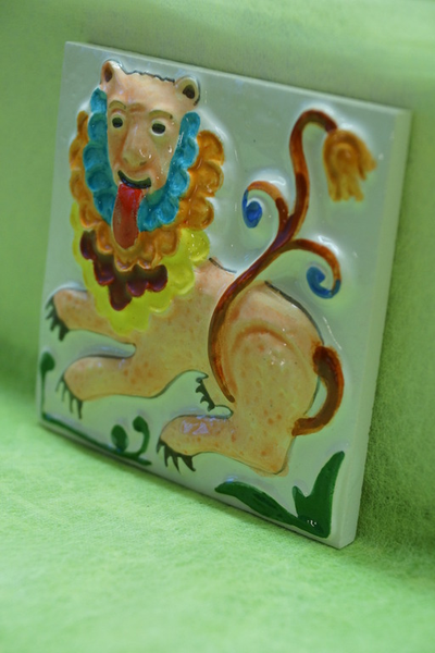 Лев Властный (изразцовая плитка)