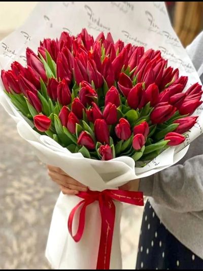 Букет из 101 красного тюльпана