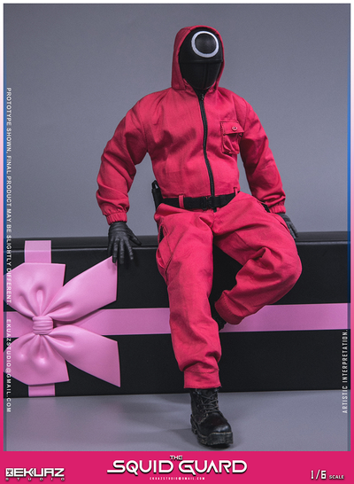 Охранник ("Игра в кальмара", Squid Game) - КОЛЛЕКЦИОННАЯ ФИГУРКА 1/6 THE GAME GUARD (EKS07) - EKUAZ STUDIO